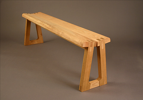 Bench with exposed joint